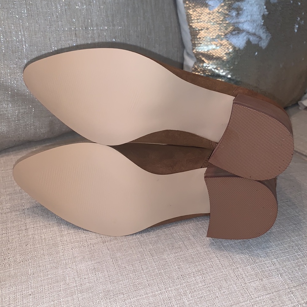 4️⃣1️⃣Aqua Dante Suede Pointed Tor Booties - Picture 8 of 8